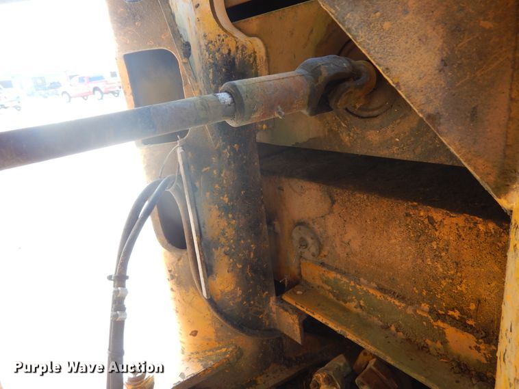 image for item DI1032 John Deere 440 skidder with boom