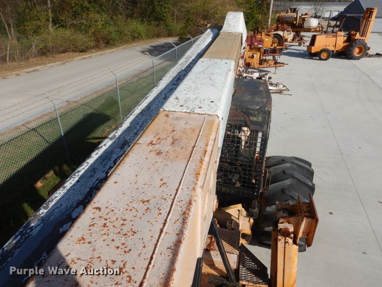 image for item DI1032 John Deere 440 skidder with boom