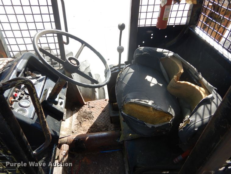 image for item DI1032 John Deere 440 skidder with boom