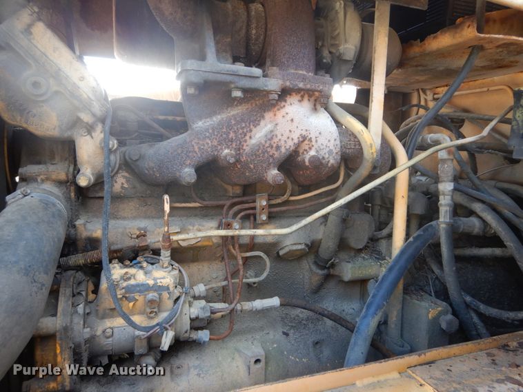 image for item DI1032 John Deere 440 skidder with boom