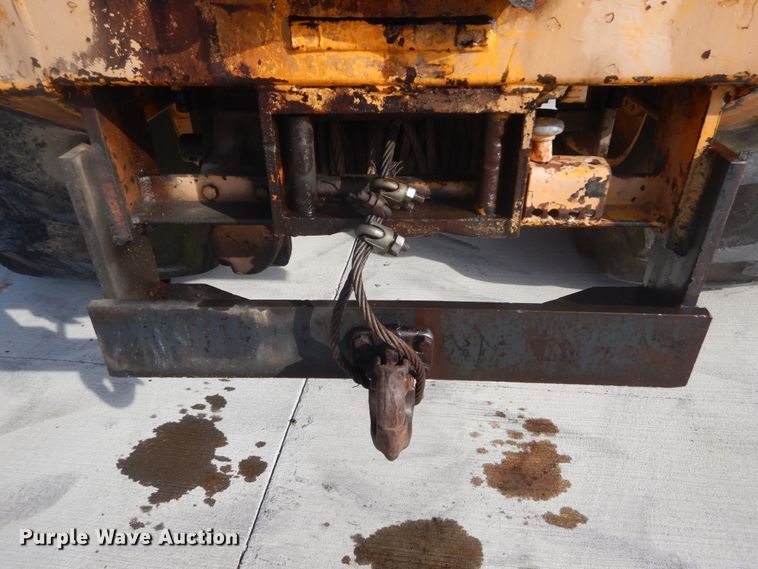 image for item DI1032 John Deere 440 skidder with boom