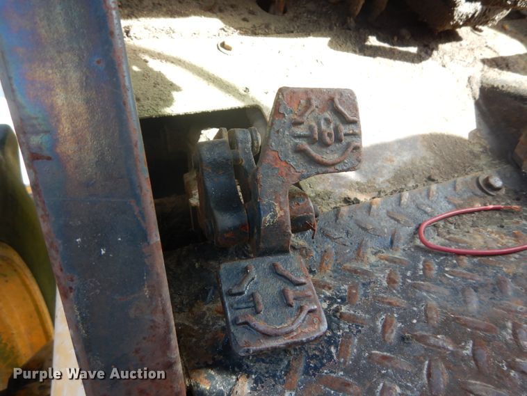 image for item DI1032 John Deere 440 skidder with boom