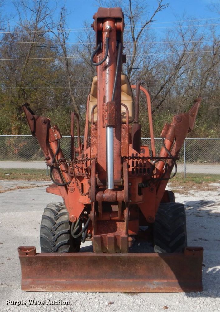 image for item DI1033 1988 Ditch Witch 5010  trencher