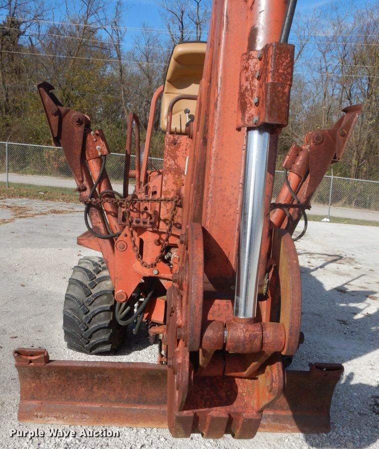 image for item DI1033 1988 Ditch Witch 5010  trencher