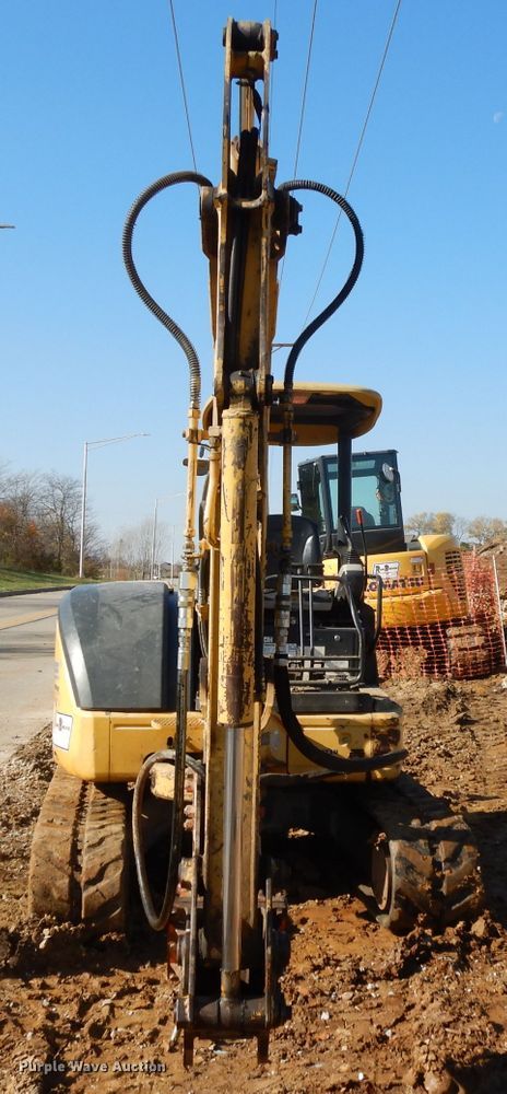 image for item DI8000 2005 Komatsu PC40MR-2  mini excavator