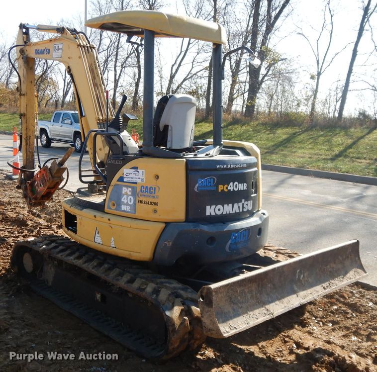image for item DI8000 2005 Komatsu PC40MR-2  mini excavator