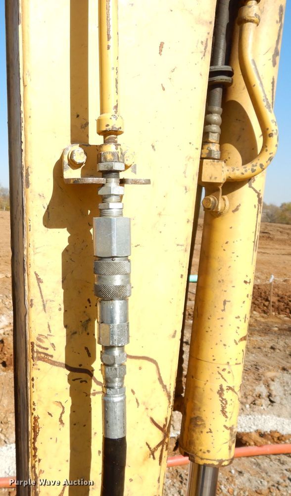 image for item DI8000 2005 Komatsu PC40MR-2  mini excavator