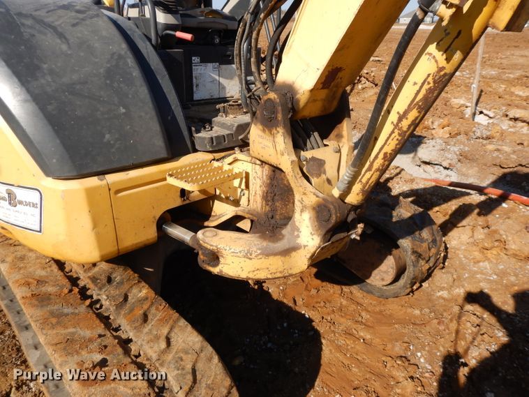 image for item DI8000 2005 Komatsu PC40MR-2  mini excavator