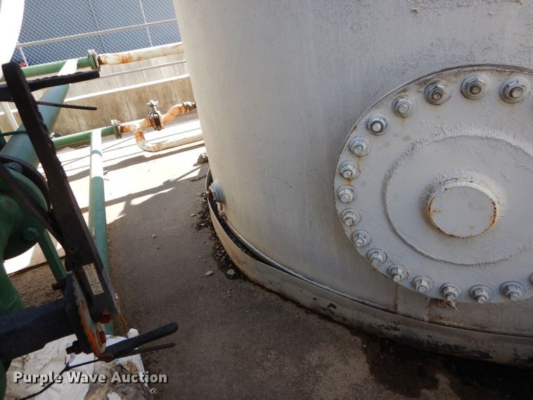 image for item DI8362 15,000 gallon used oil tank