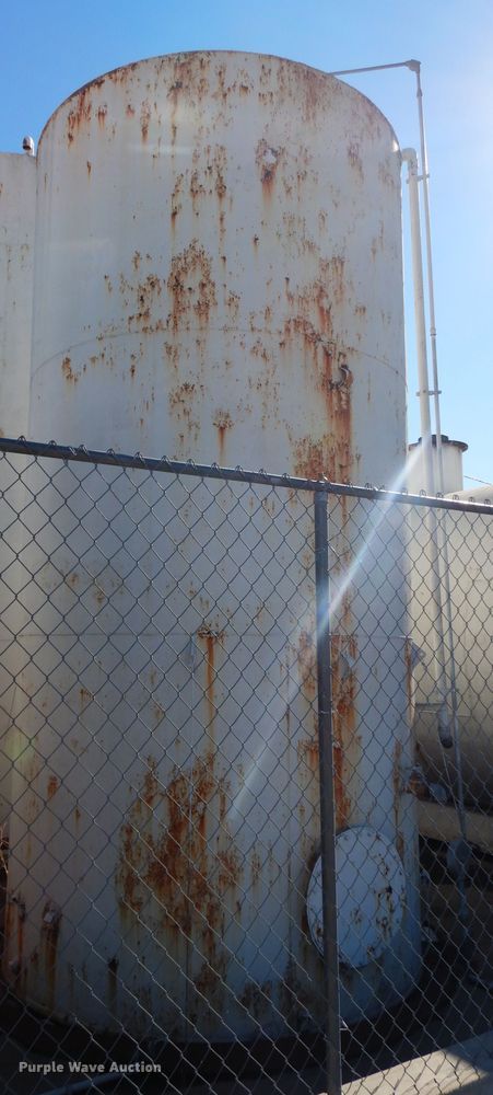 image for item DI8364 6,000 gallon used oil tank