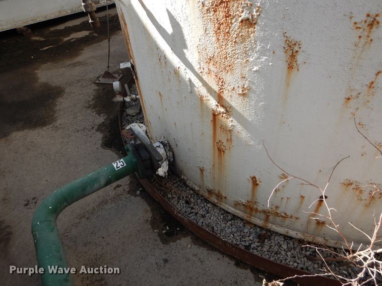 image for item DI8364 6,000 gallon used oil tank