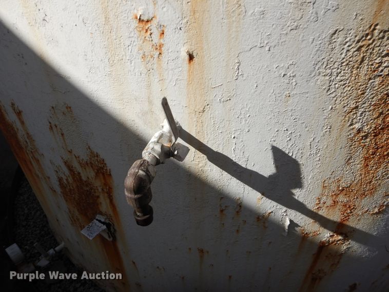 image for item DI8364 6,000 gallon used oil tank