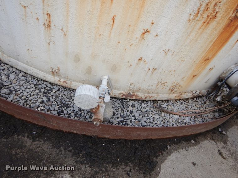 image for item DI8364 6,000 gallon used oil tank