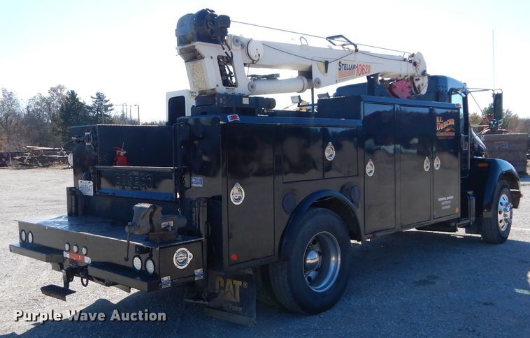 image for item DI8370 2004 Kenworth T300  service truck with crane