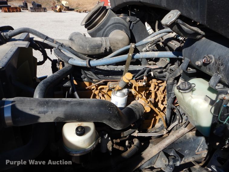 image for item DI8370 2004 Kenworth T300  service truck with crane