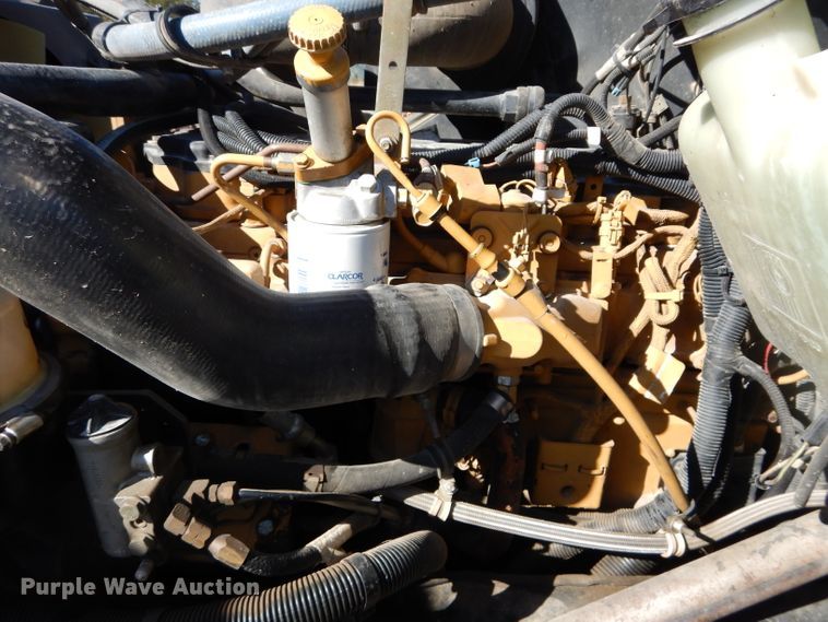 image for item DI8370 2004 Kenworth T300  service truck with crane