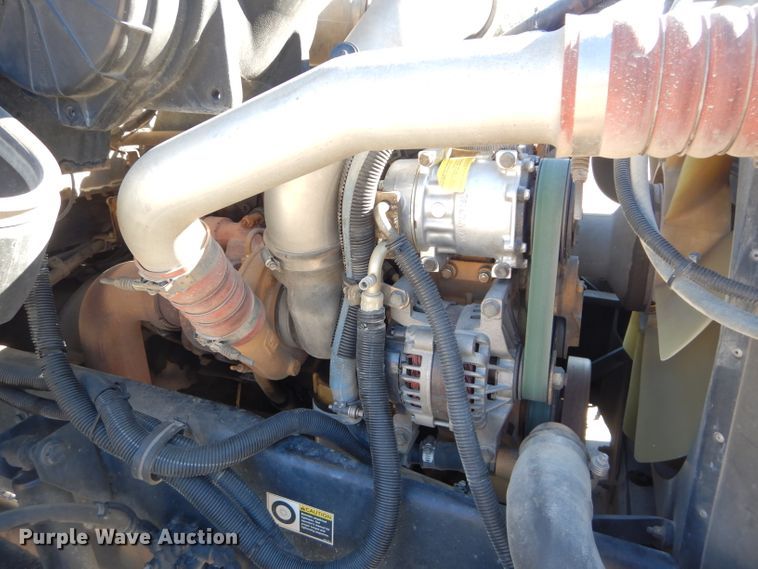 image for item DI8370 2004 Kenworth T300  service truck with crane