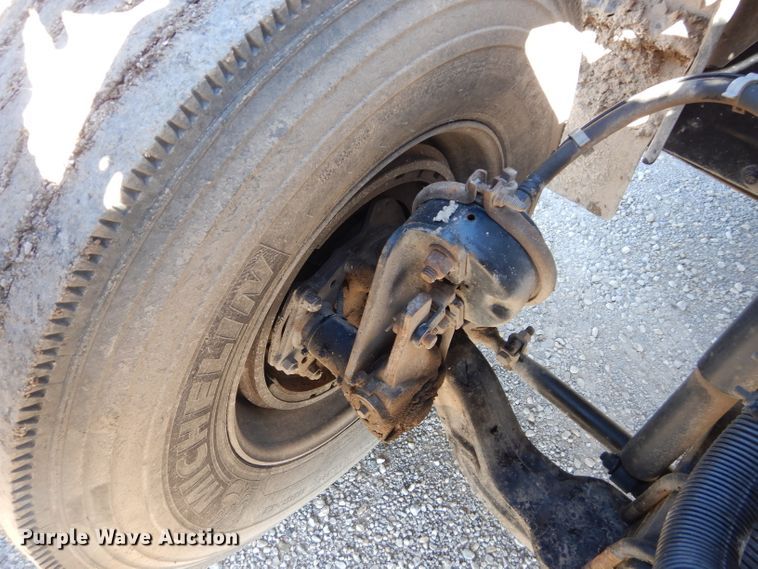 image for item DI8370 2004 Kenworth T300  service truck with crane