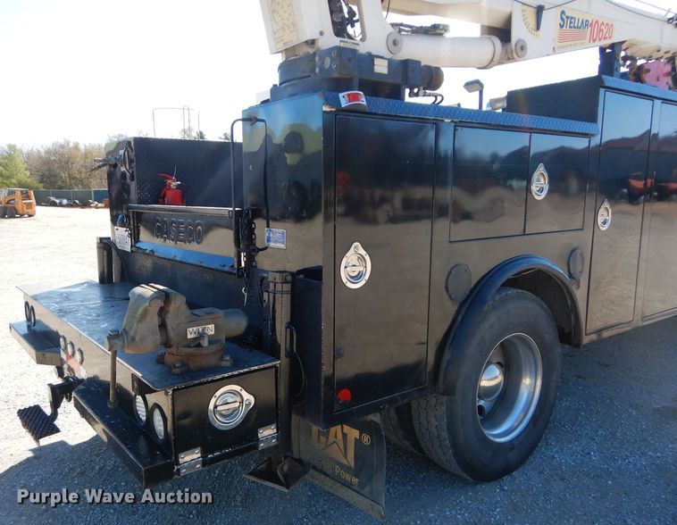 image for item DI8370 2004 Kenworth T300  service truck with crane