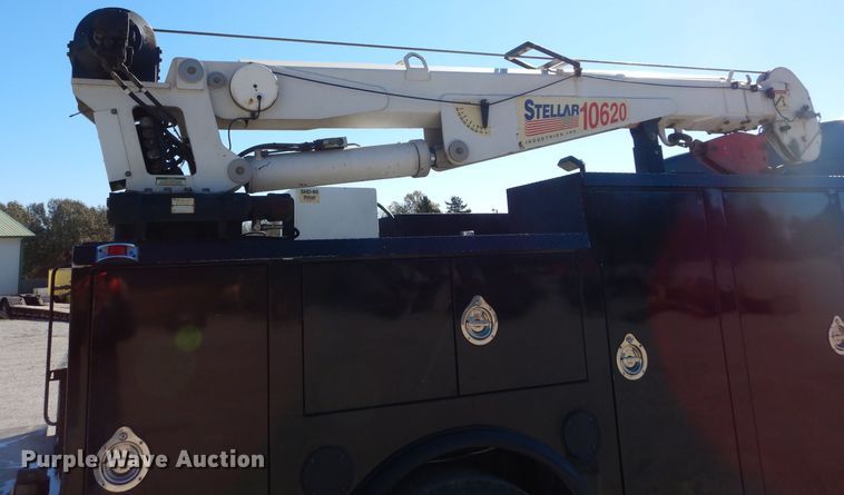 image for item DI8370 2004 Kenworth T300  service truck with crane