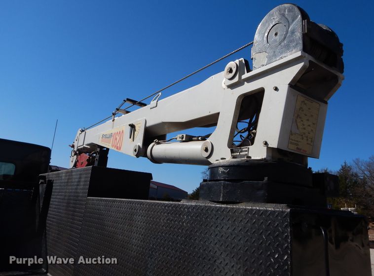 image for item DI8370 2004 Kenworth T300  service truck with crane