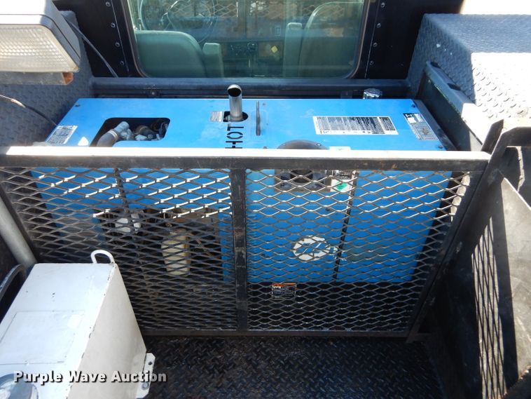 image for item DI8370 2004 Kenworth T300  service truck with crane