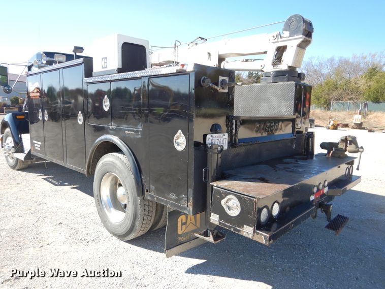 image for item DI8370 2004 Kenworth T300  service truck with crane