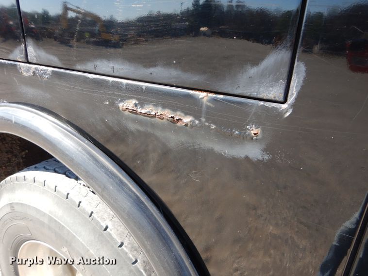 image for item DI8370 2004 Kenworth T300  service truck with crane