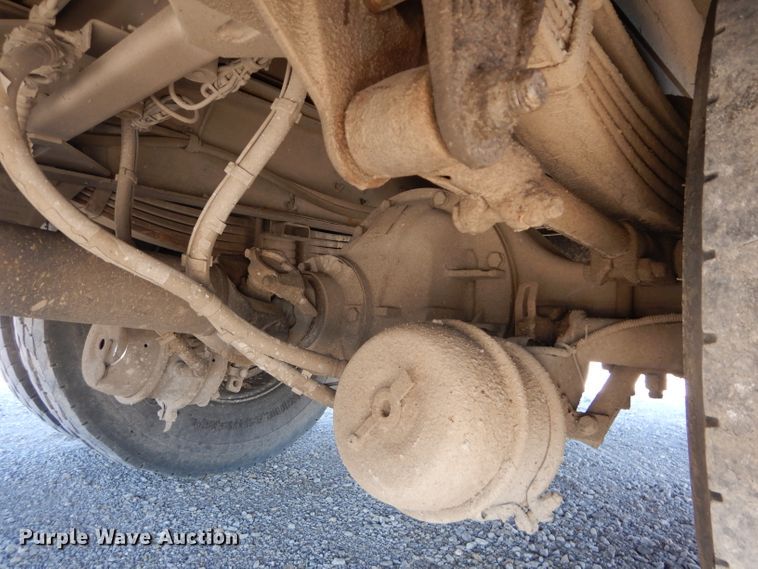 image for item DI8370 2004 Kenworth T300  service truck with crane