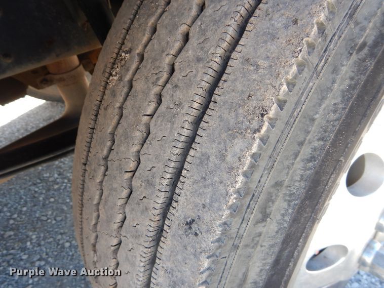 image for item DI8370 2004 Kenworth T300  service truck with crane