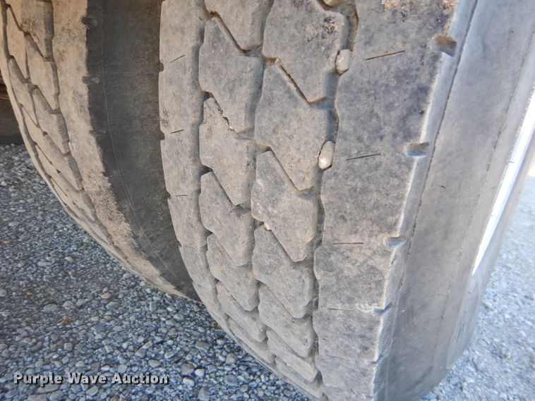 image for item DI8370 2004 Kenworth T300  service truck with crane