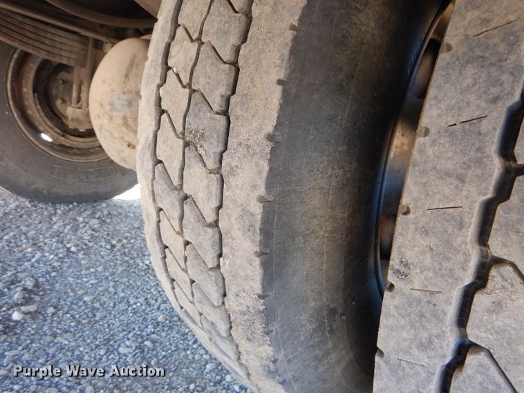 image for item DI8370 2004 Kenworth T300  service truck with crane