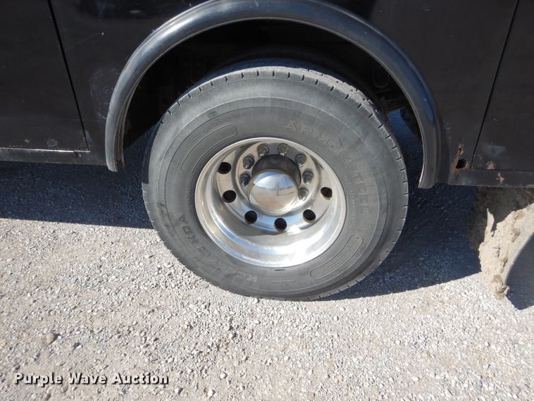 image for item DI8370 2004 Kenworth T300  service truck with crane