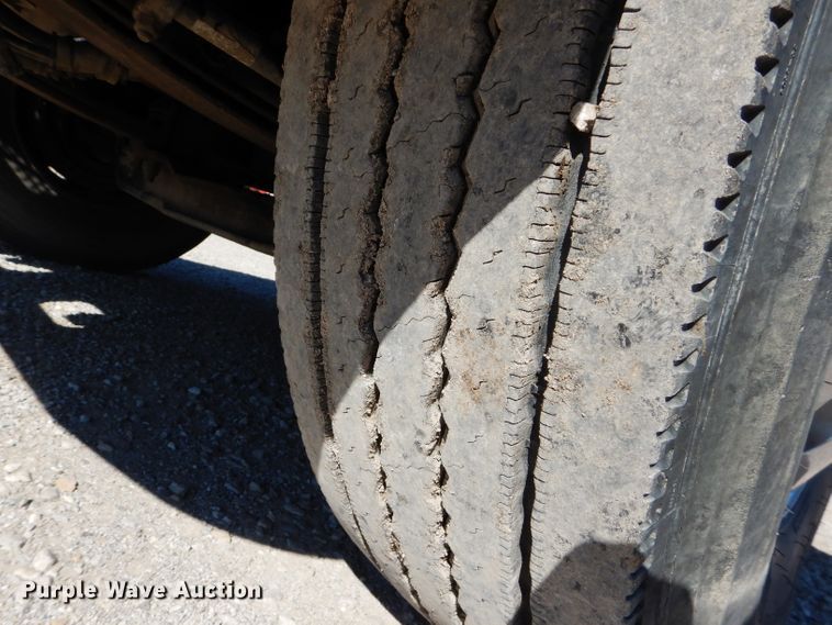 image for item DI8370 2004 Kenworth T300  service truck with crane