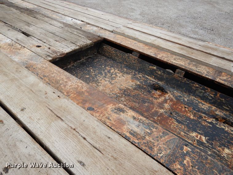 image for item DI8377 2013 Etnyre PRTN55TD3 lowboy equipment trailer