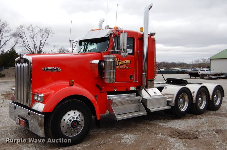 image for item DI8378 2003 Kenworth W900  semi truck