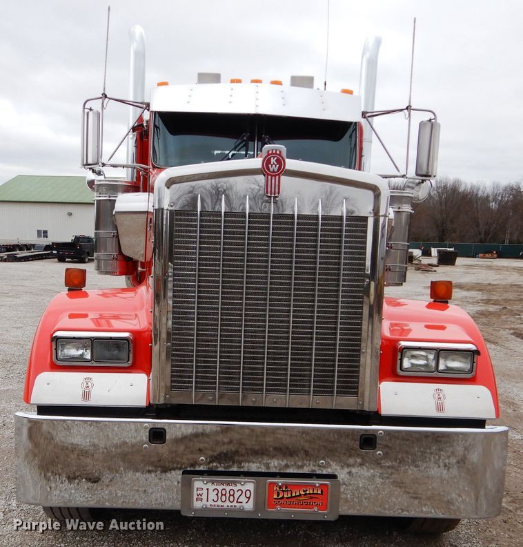 image for item DI8378 2003 Kenworth W900  semi truck
