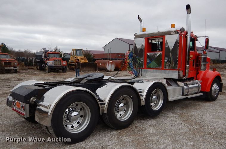 image for item DI8378 2003 Kenworth W900  semi truck