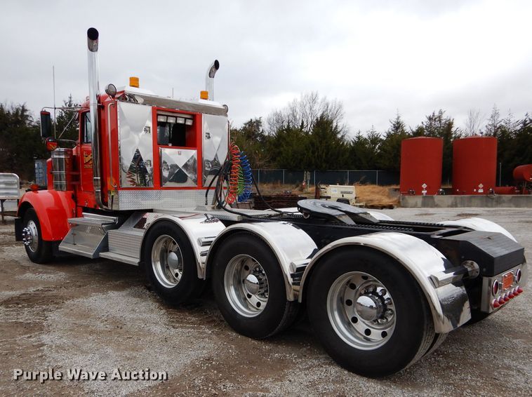 image for item DI8378 2003 Kenworth W900  semi truck