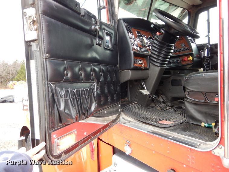 image for item DI8378 2003 Kenworth W900  semi truck