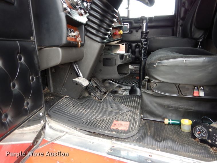 image for item DI8378 2003 Kenworth W900  semi truck