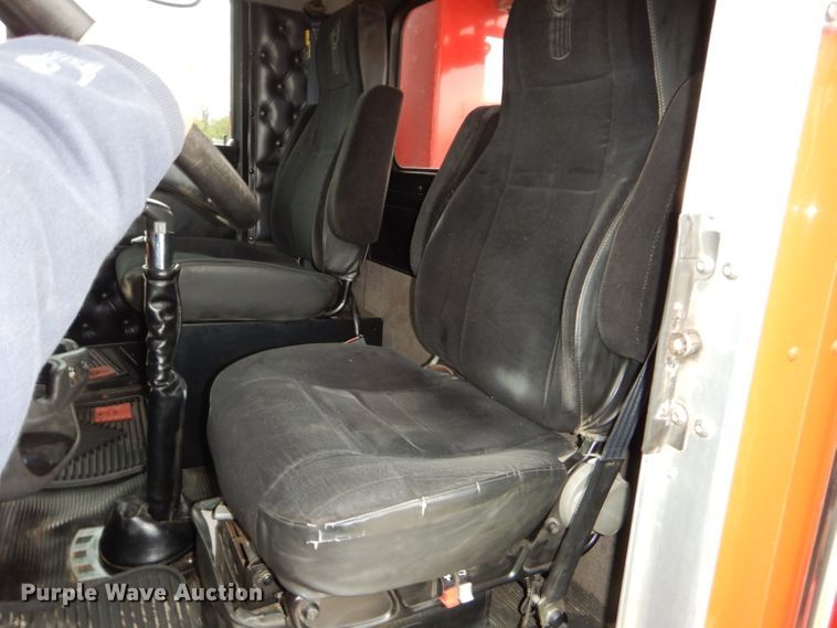 image for item DI8378 2003 Kenworth W900  semi truck