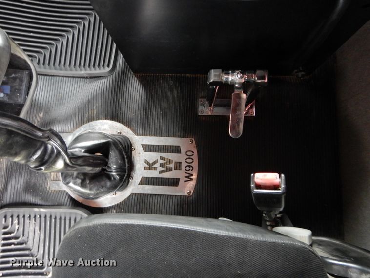 image for item DI8378 2003 Kenworth W900  semi truck