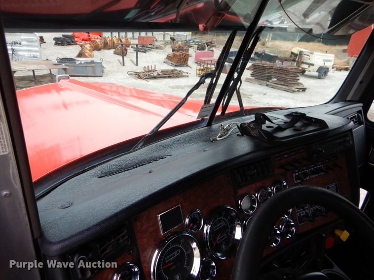 image for item DI8378 2003 Kenworth W900  semi truck