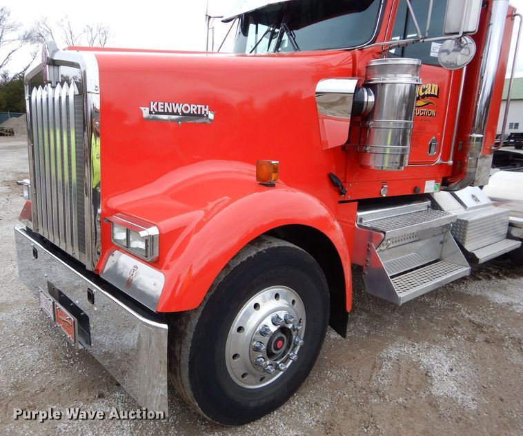 image for item DI8378 2003 Kenworth W900  semi truck