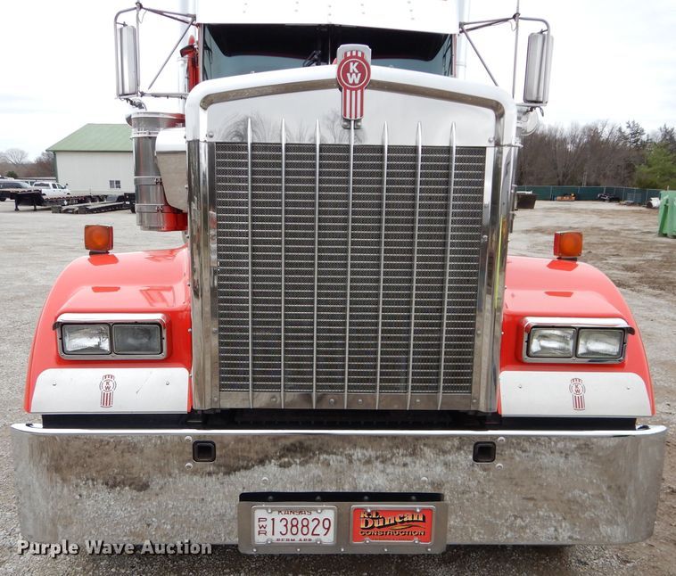 image for item DI8378 2003 Kenworth W900  semi truck