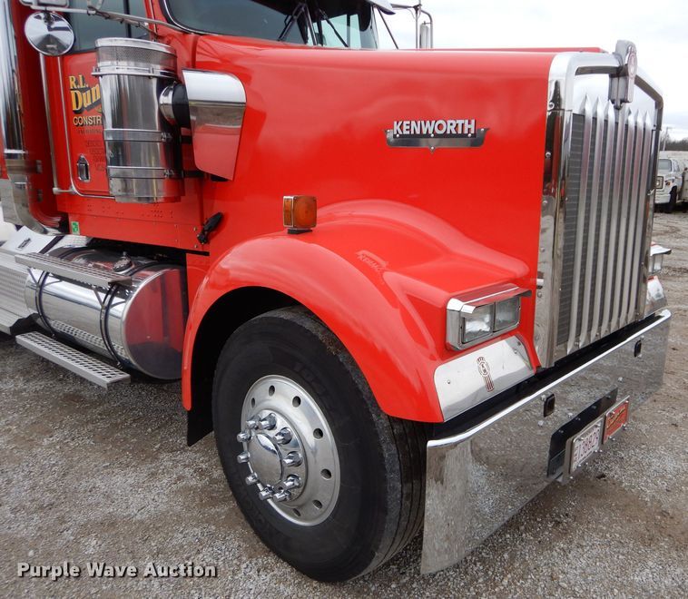 image for item DI8378 2003 Kenworth W900  semi truck