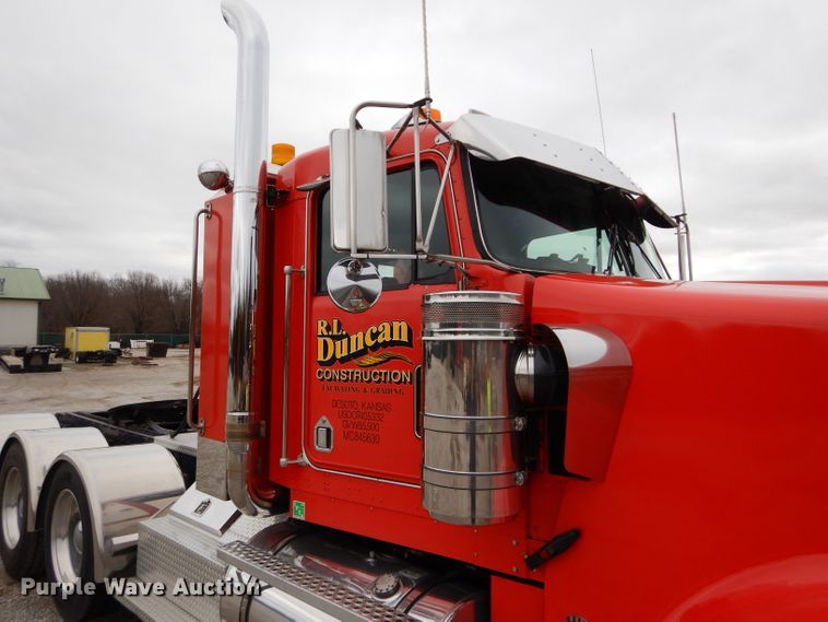 image for item DI8378 2003 Kenworth W900  semi truck