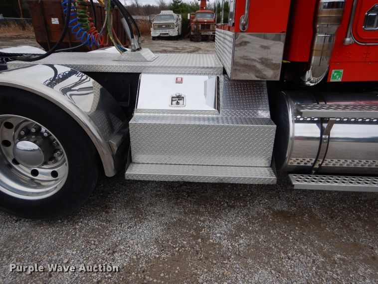 image for item DI8378 2003 Kenworth W900  semi truck