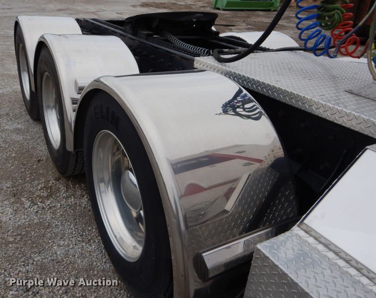 image for item DI8378 2003 Kenworth W900  semi truck